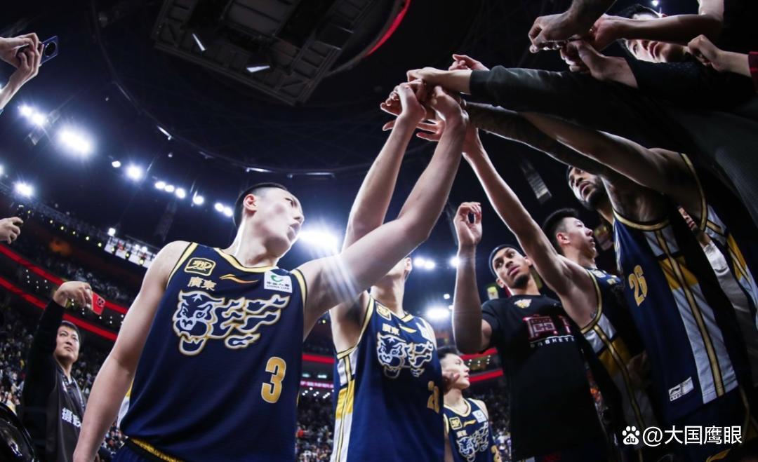 电竞赛事-CBA季后赛赛程吃紧，多特蒙德赛前临场应变，球迷炸锅，身体对抗强度拉满(雪铁龙凡尔赛的十大缺点)
